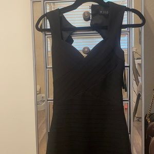 Black guess fitted fitted  cocktail dress.